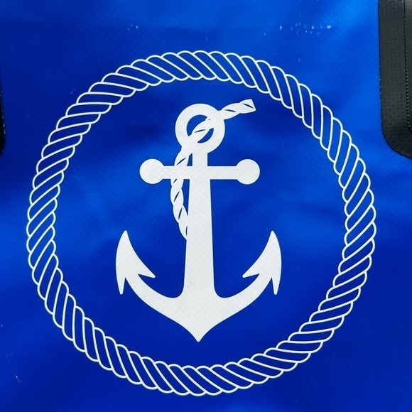 VITAMIN SEA BLUE AND BLACK WATERPROOF AND SAND PROOF ZIPPERED TOTE - Picture 2 of 16